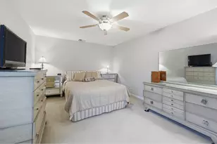 471 Raintree Ct, Glen Ellyn, IL 60137 - Photo 15