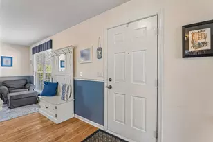 806 Meadowridge Dr, Aurora, IL 60504 - Photo 3