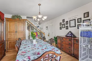 806 Meadowridge Dr, Aurora, IL 60504 - Photo 9