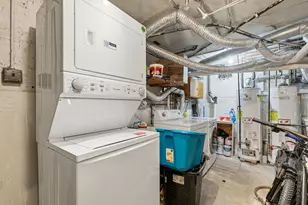 6211 N Kedzie Ave, Chicago, IL 60659 - Photo 11