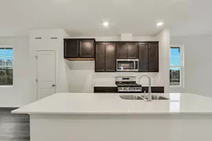 531 Yosemite Wy, Mundelein, IL 60060 - Photo 7