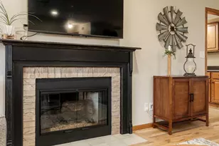 11548 Chatt Ct, Roscoe, IL 61073 - Photo 7