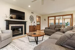 11548 Chatt Ct, Roscoe, IL 61073 - Photo 5