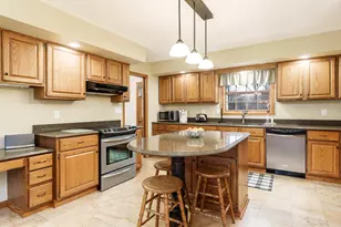 11548 Chatt Ct, Roscoe, IL 61073 - Photo 17