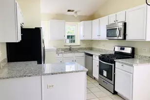 2903 Bartlett Ct, Naperville, IL 60564 - Photo 3