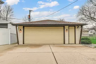 18538 Oakley Ave, Lansing, IL 60438 - Photo 3