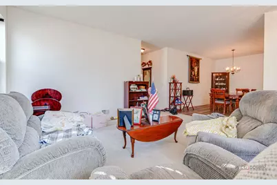 651 S Essington Drive, Round Lake, IL 60073 - Photo 5