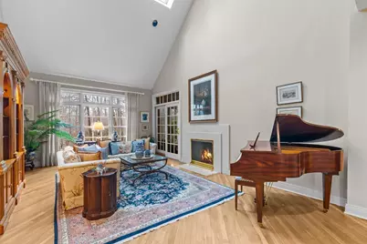 852 Gloucester Xing, Lake Forest, IL 60045 - Photo 5