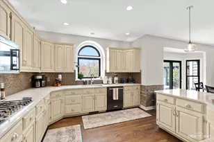 4459 Esquire Cir, Naperville, IL 60564 - Photo 11