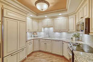 10 E Burlington St, Riverside, IL 60546 - Photo 11