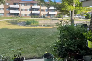 2500 Bayside Dr, Palatine, IL 60074 - Photo 3