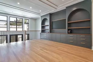 2042 W Berteau Ave, Chicago, IL 60618 - Photo 7