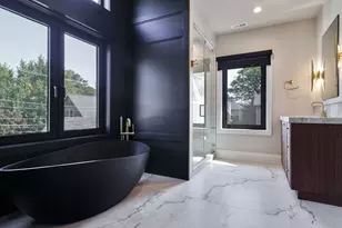 2042 W Berteau Ave, Chicago, IL 60618 - Photo 11