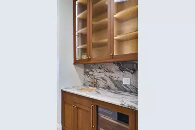 2042 W Berteau Avenue, Chicago, IL 60618 - Photo 5