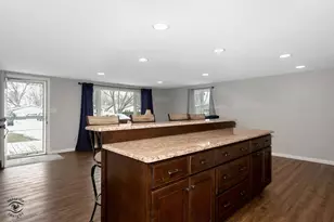 2111 Woodview Dr, Wilmington, IL 60481 - Photo 9