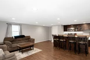 2111 Woodview Dr, Wilmington, IL 60481 - Photo 5