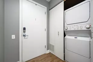 859 W Erie St, Chicago, IL 60642 - Photo 19