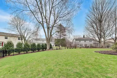 1604 Pleasant Court, Libertyville, IL 60048 - Photo 37