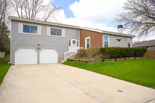 1952 Glenrock Ln, Glendale Heights, IL 60139 - Photo 1