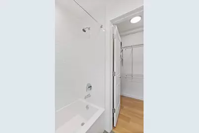 1650 W Roscoe Street #210, Chicago, IL 60657 - Photo 9