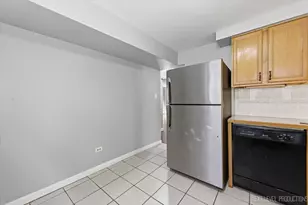 10114 Hartford Ct, Schiller Park, IL 60176 - Photo 11