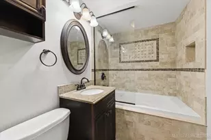 10114 Hartford Ct, Schiller Park, IL 60176 - Photo 15