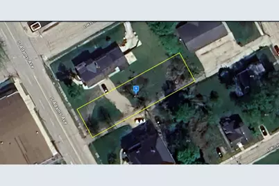 411 S Adams Avenue, Freeport, IL 61032 - Photo 1