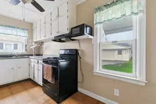 2202 46th St, Moline, IL 61265 - Photo 7