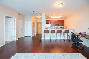 [Address not provided], Chicago, IL 60654 - Photo 5