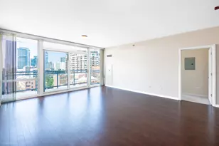 757 N Orleans St, Chicago, IL 60654 - Photo 5