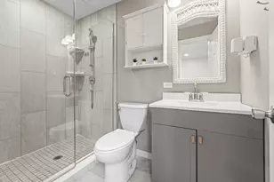 25 McCabe Dr, Streamwood, IL 60107 - Photo 17