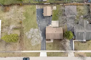 25 McCabe Dr, Streamwood, IL 60107 - Photo 25