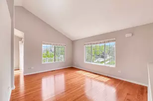 3381 Cameron Dr, Elgin, IL 60124 - Photo 5