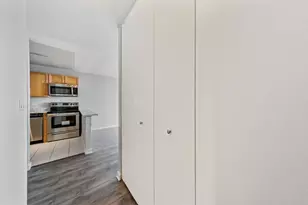 655 W Irving Park Rd, Chicago, IL 60613 - Photo 13