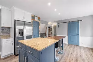 515 Surrey Ridge Dr, Cary, IL 60013 - Photo 11