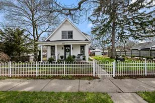 321 N 6th St, Geneva, IL 60134 - Photo 1
