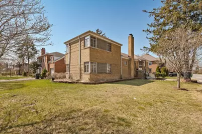 6956 N Kenton Avenue, Lincolnwood, IL 60712 - Photo 1