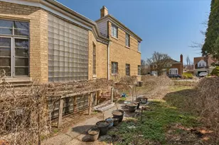 6956 N Kenton Ave, Lincolnwood, IL 60712 - Photo 7