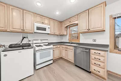 8719 Olympic Drive, Bridgeview, IL 60455 - Photo 9