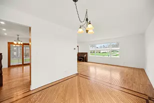 2140 Mulberry Dr, West Chicago, IL 60185 - Photo 9