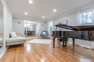 9 Devonshire Ln, Lincolnshire, IL 60069 - Photo 11