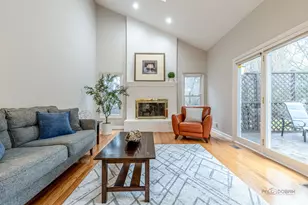 9 Devonshire Ln, Lincolnshire, IL 60069 - Photo 17