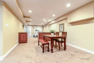 9 Devonshire Ln, Lincolnshire, IL 60069 - Photo 41