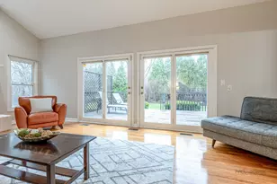 9 Devonshire Ln, Lincolnshire, IL 60069 - Photo 15