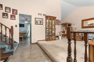 1124 N Anvil Ct, Addison, IL 60101 - Photo 3