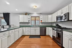 206 Griffin Pl, Poplar Grove, IL 61065 - Photo 11