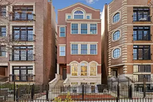 909 W Roscoe St, Chicago, IL 60657 - Photo 1