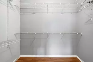 909 W Roscoe St, Chicago, IL 60657 - Photo 15