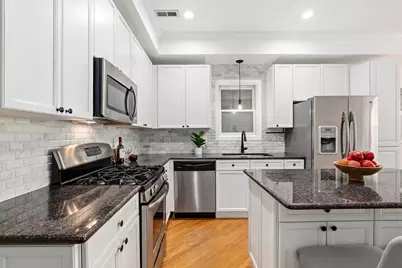 909 W Roscoe Street #2, Chicago, IL 60657 - Photo 9