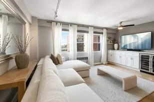 2909 N Sheridan Rd, Chicago, IL 60657 - Photo 3